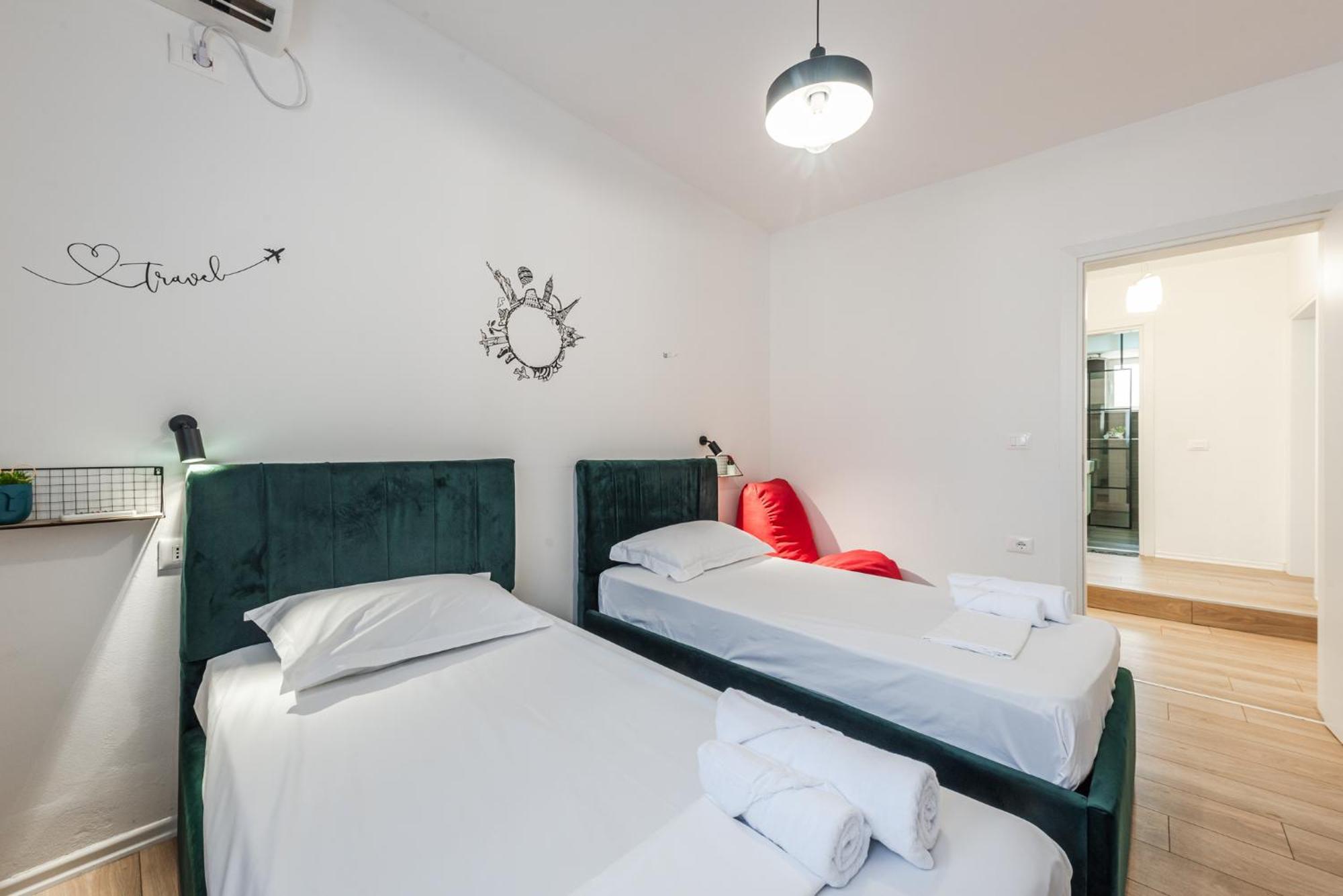 Noir Apartment By Kondo Stays Tirana Kültér fotó