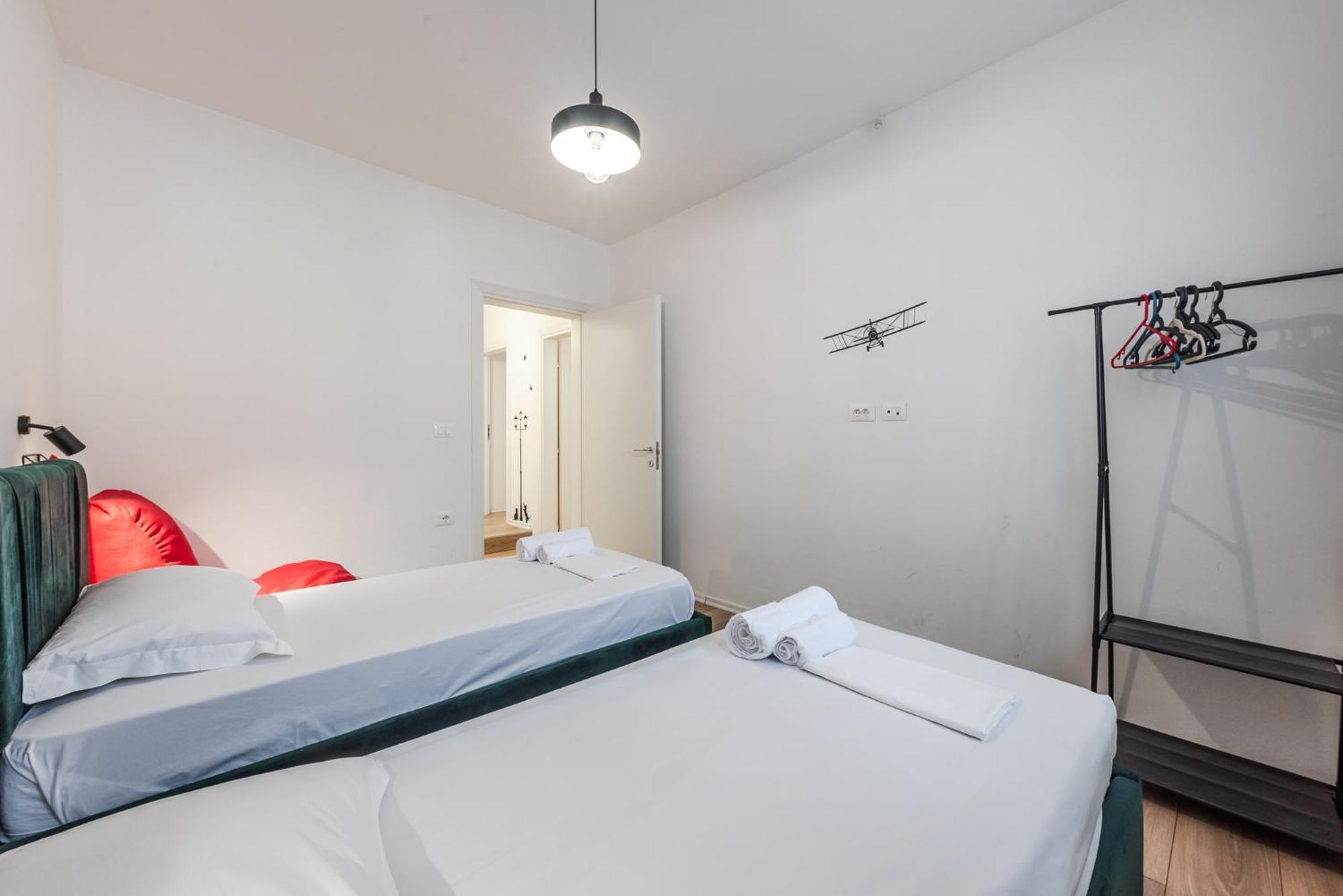 Noir Apartment By Kondo Stays Tirana Kültér fotó