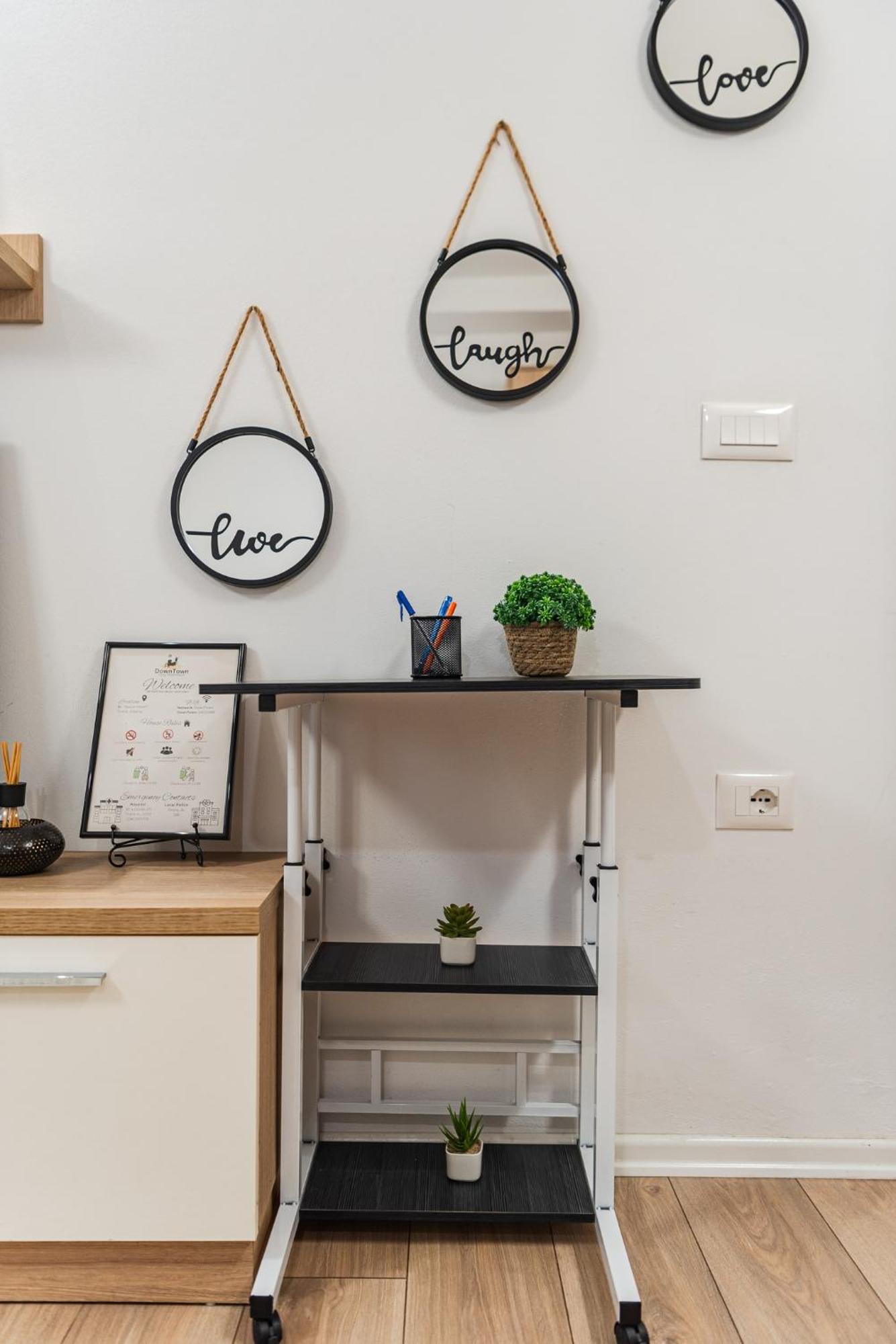 Noir Apartment By Kondo Stays Tirana Kültér fotó