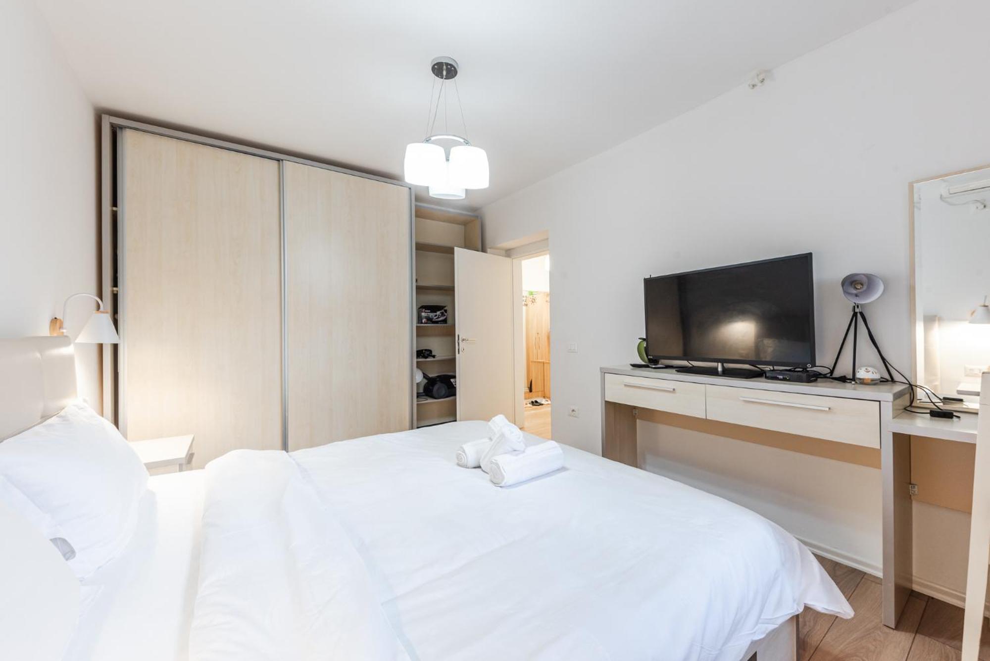 Noir Apartment By Kondo Stays Tirana Kültér fotó