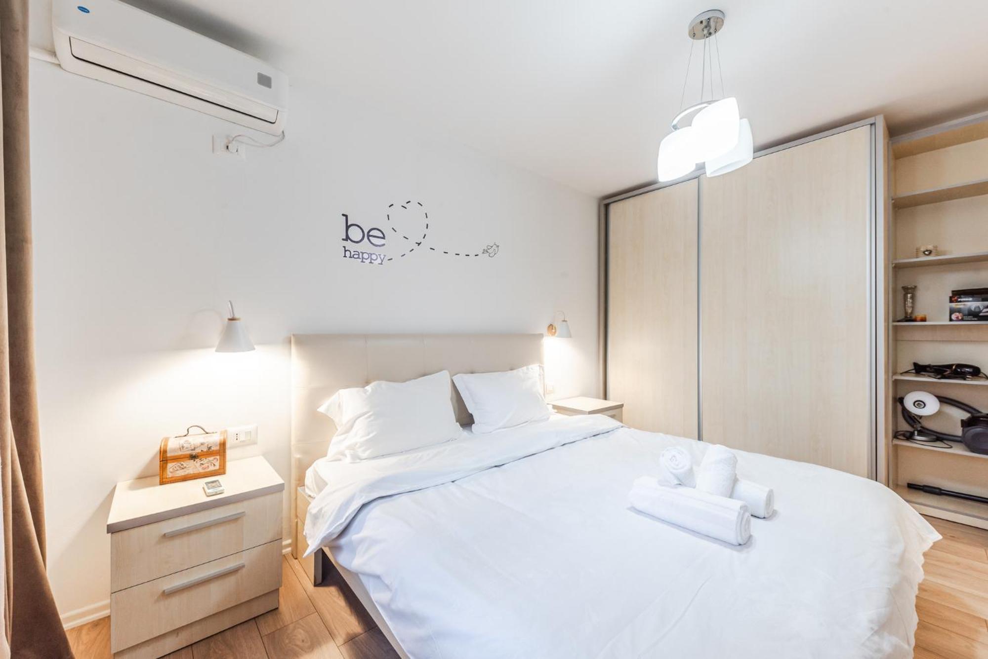 Noir Apartment By Kondo Stays Tirana Kültér fotó