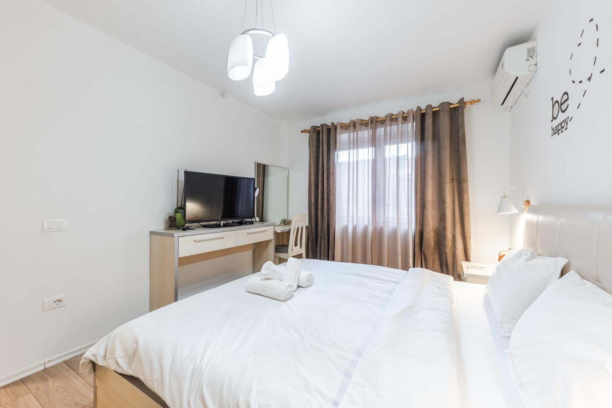 Noir Apartment By Kondo Stays Tirana Kültér fotó